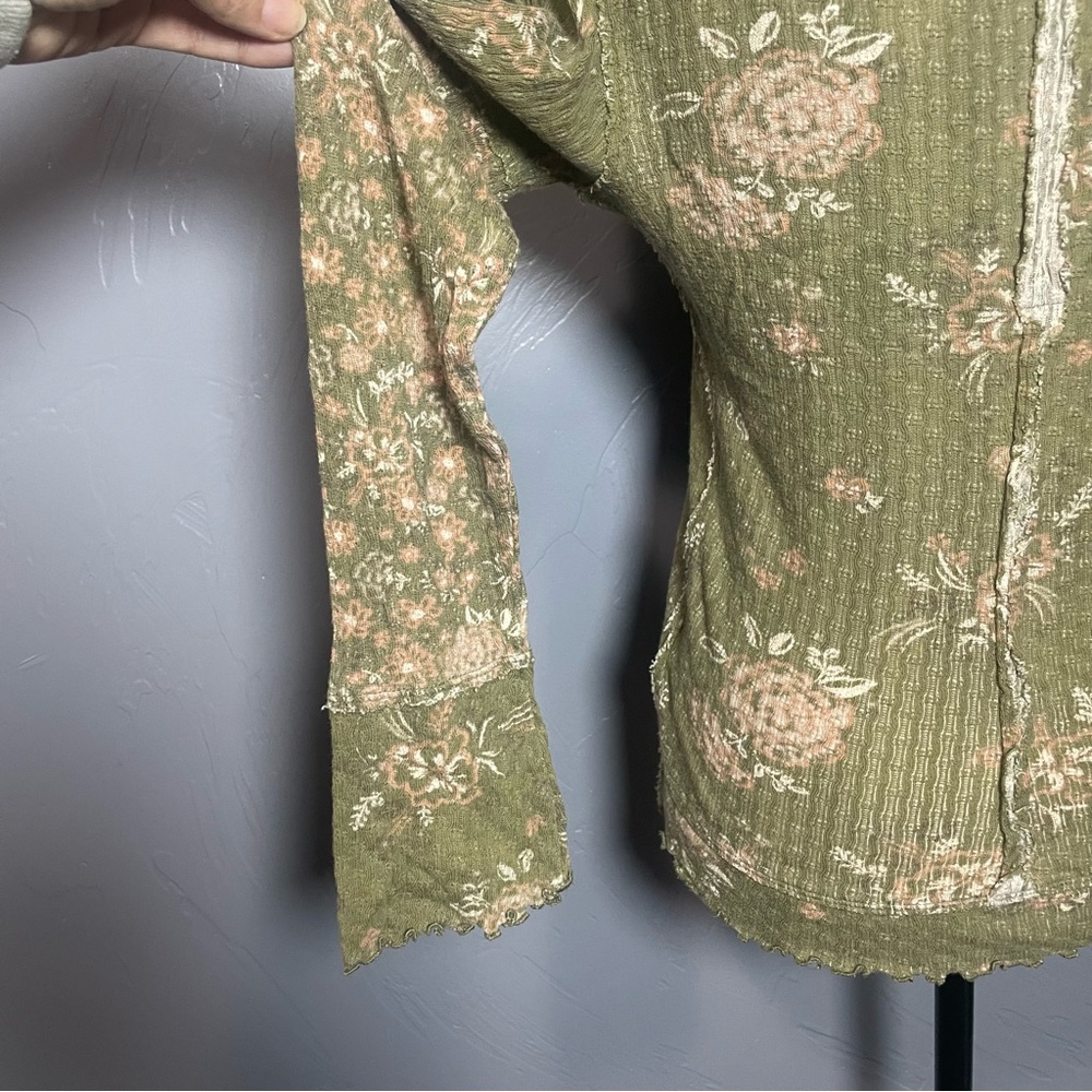 We The Free Clover Printed Thermal Top Olive Floral Size Small - Picture 6 of 9